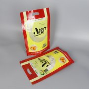 食品包装袋上的信息。「建议收藏」